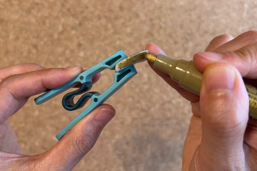 油性マジックで着色